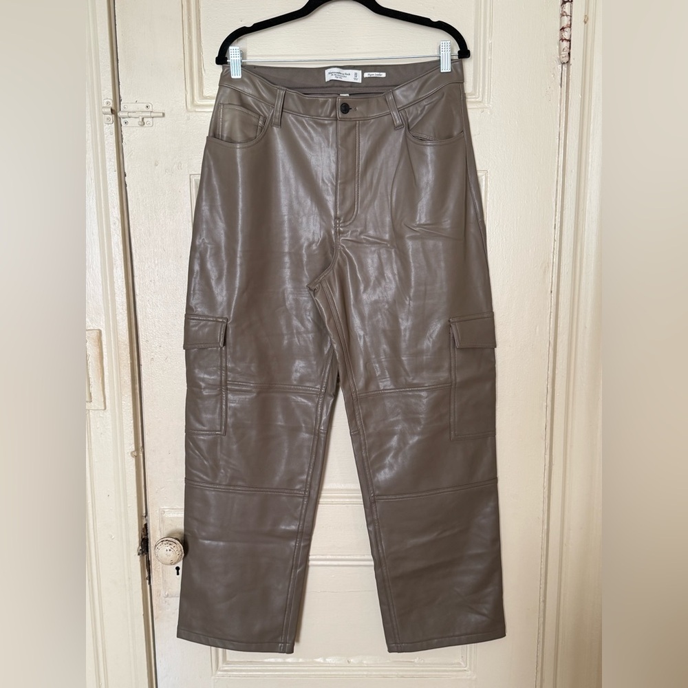 Abercrombie & Fitch Curve Love Vegan Leather Cargo 90s Relaxed Pants